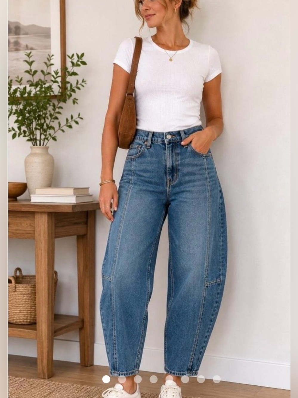 Old Navy Medium Blue Barrel Jeans with High Waist size 6